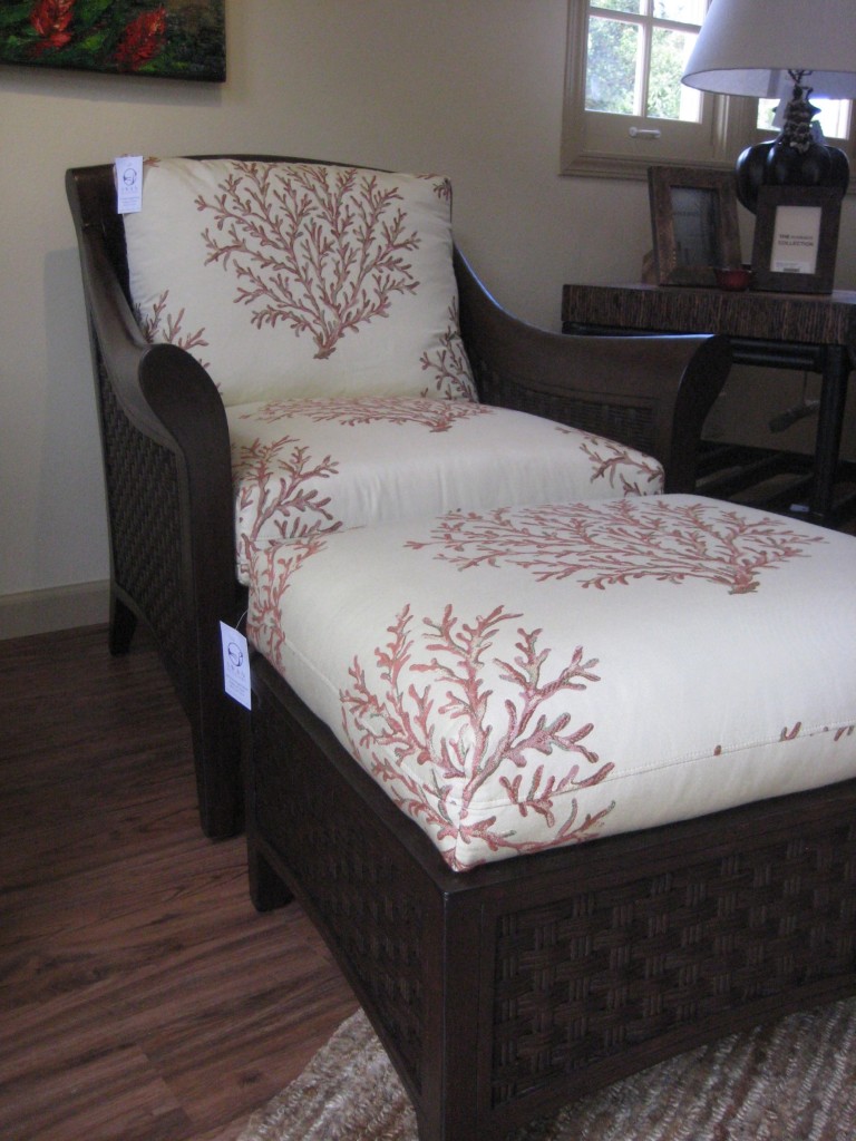LAC Roberto Chair & Ottoman